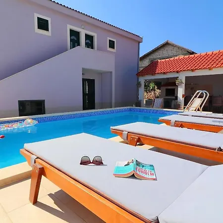Lägenhet Lavanda Korcula - Five Bedroom With Pool And Sea View Brna