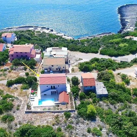 Lavanda Korcula - Five Bedroom With Pool And Sea View דירה ברנה