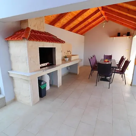 Lavanda Korcula - Five Bedroom With Pool And Sea View ברנה
