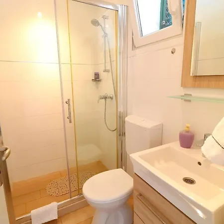 Lavanda Korcula - Five Bedroom With Pool And Sea View דירה ברנה