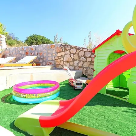 דירה Lavanda Korcula - Five Bedroom With Pool And Sea View ברנה